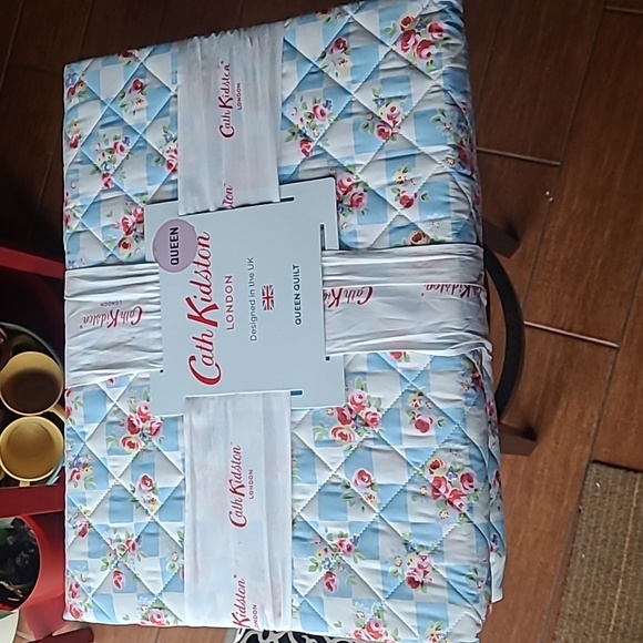 Cath Kidston Other - Cath Kidston Queen Quilt